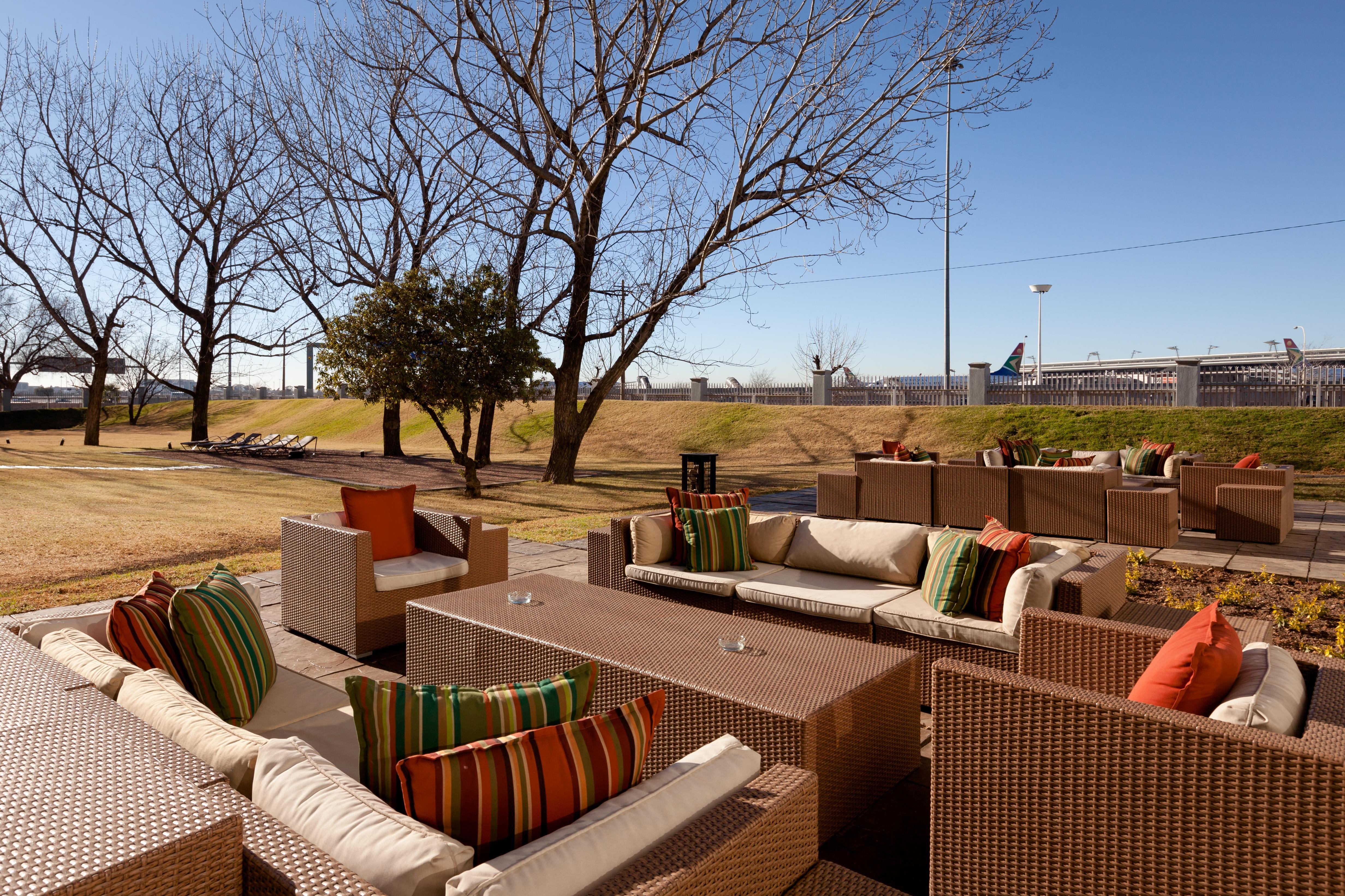 Protea Hotel By Marriott O R Tambo Airport Kempton Park Exterior photo