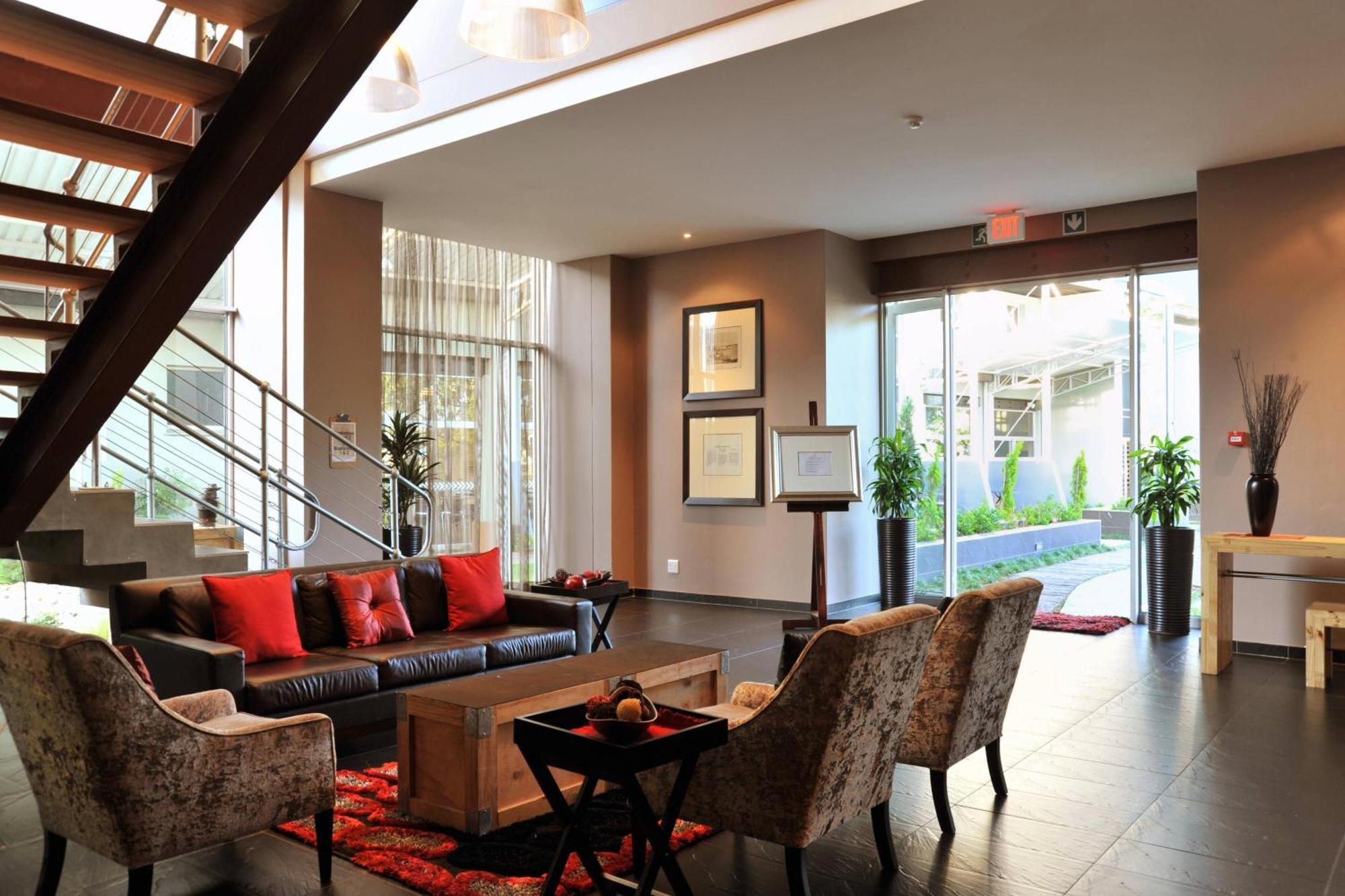Protea Hotel By Marriott O R Tambo Airport Kempton Park Exterior photo